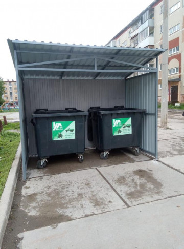 В МИКРОРАЙОНЕ ЮЖНЫЙ МАССОВО ЗАМЕНЯЮТ МУСОРНУЮ ТАРУ