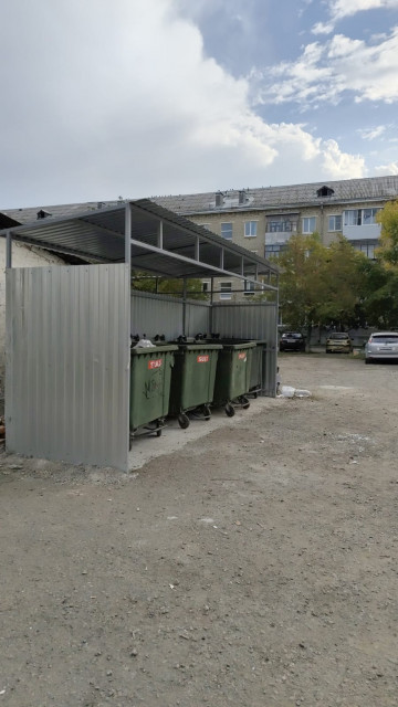 ЕЩЕ НА ДВУХ КОНТЕЙНЕРНЫХ ПЛОЩАДКАХ, ОБСЛУЖИВАЮЩИХ ЖИТЕЛЕЙ ЖИЛИЩНОГО УЧАСТКА № 7, ЗАВЕРШИЛАСЬ РЕКОНСТРУКЦИЯ