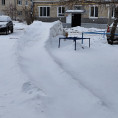 ВО ДВОРАХ ТРЕТЬЕГО ЖИЛИЩНОГО УЧАСТКА НАЧАЛИ ПОЯВЛЯТЬСЯ СНЕЖНЫЕ ГОРКИ
