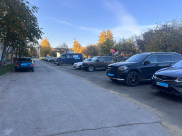 НЕСКОЛЬКО ДЕСЯТКОВ НОВЫХ ПАРКОВОК ПОЯВИЛИСЬ В ЭТОМ ГОДУ ВО ДВОРАХ