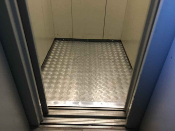 ПОЛЫ В РИФЛЕНОМ АЛЮМИНИИ ПОЯВЯТСЯ В ЛИФТАХ ЕЩЕ ОДНОГО МКД