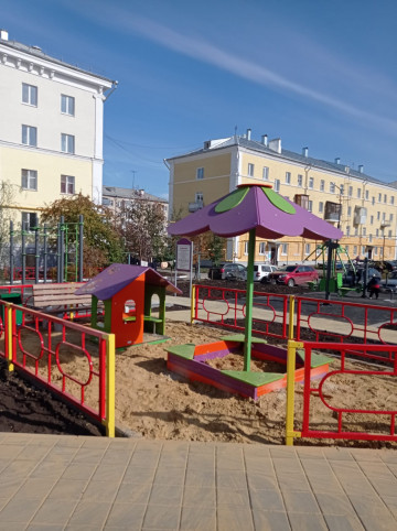МАКСИМУМ ВНИМАНИЯ ДЕТСКИМ ИГРОВЫМ КОМПЛЕКСАМ И ИХ СОСТАВЛЯЮЩИМ